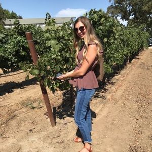 Meet your Posher, Emily